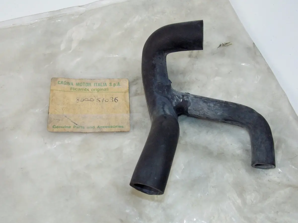Oem Cagiva 1987 1989 Aletta Oro 125-S2 Blues 125 Lower Radiator Hose 800051036 1
