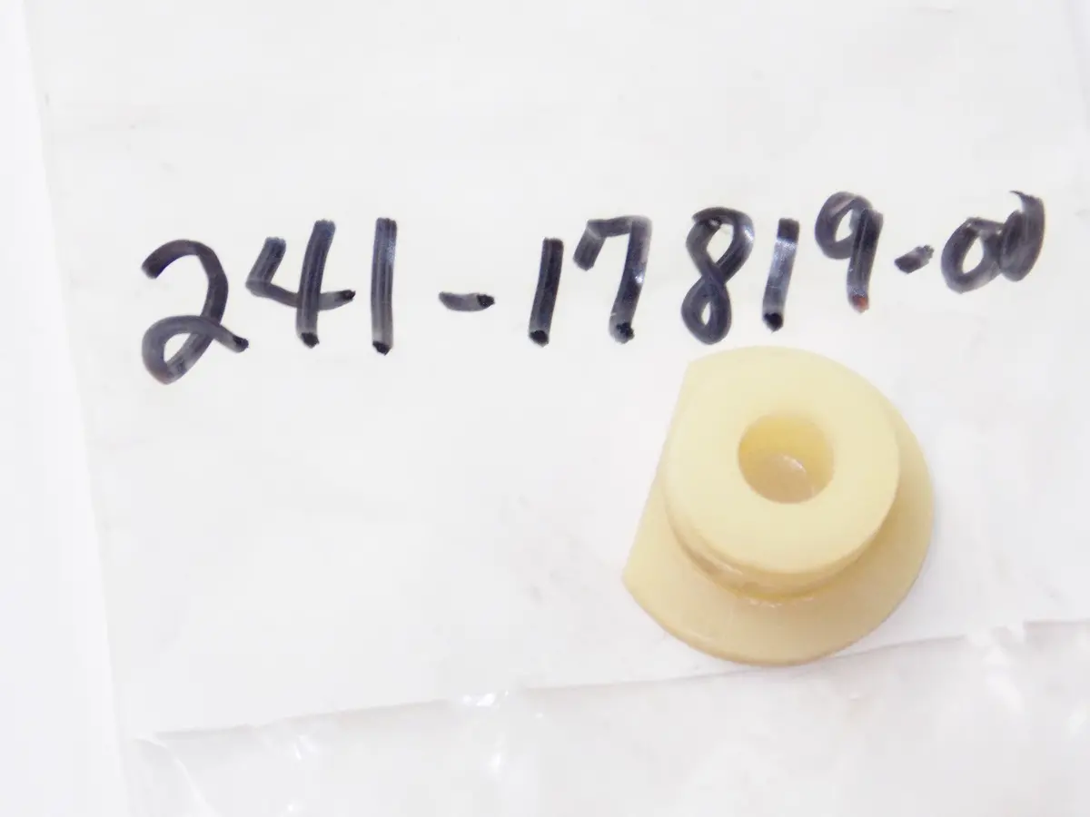 Nos Housing Cap Yamaha Rt1 Rt1mx Ct1 At1mx At1 Ht1 # 241-17819-00 1