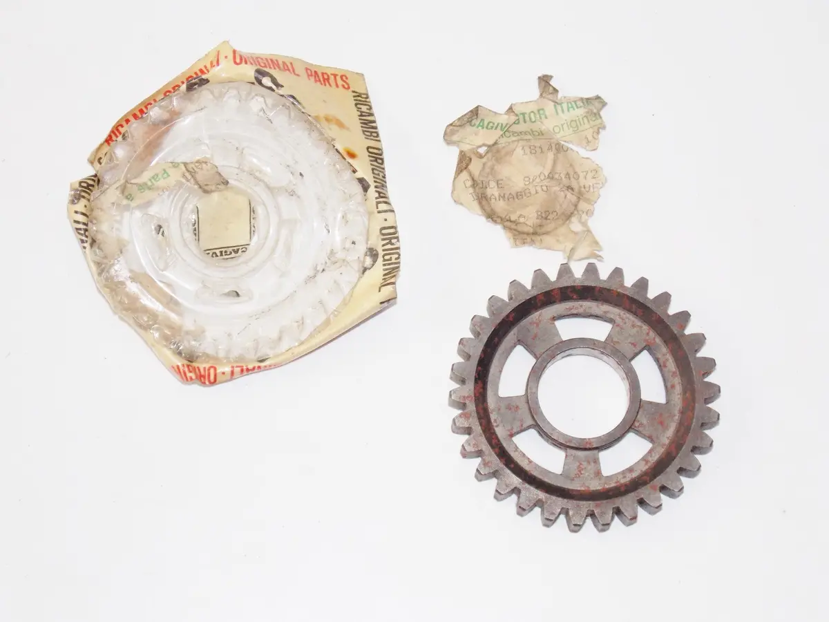 Nos Oem Cagiva 81-82 Sst 250/350 Transmission Gear Main Shaft 1Th T30 800034072 1