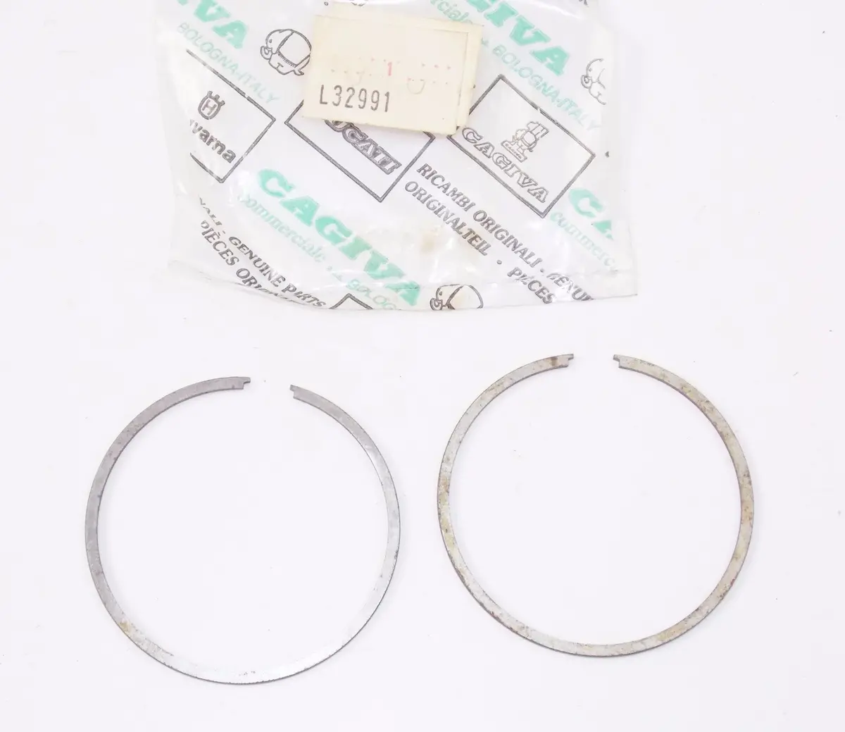 Nos Oem Cagiva Segment 55.6 X 1.7Mm Piston Ring Set 800L32991 1