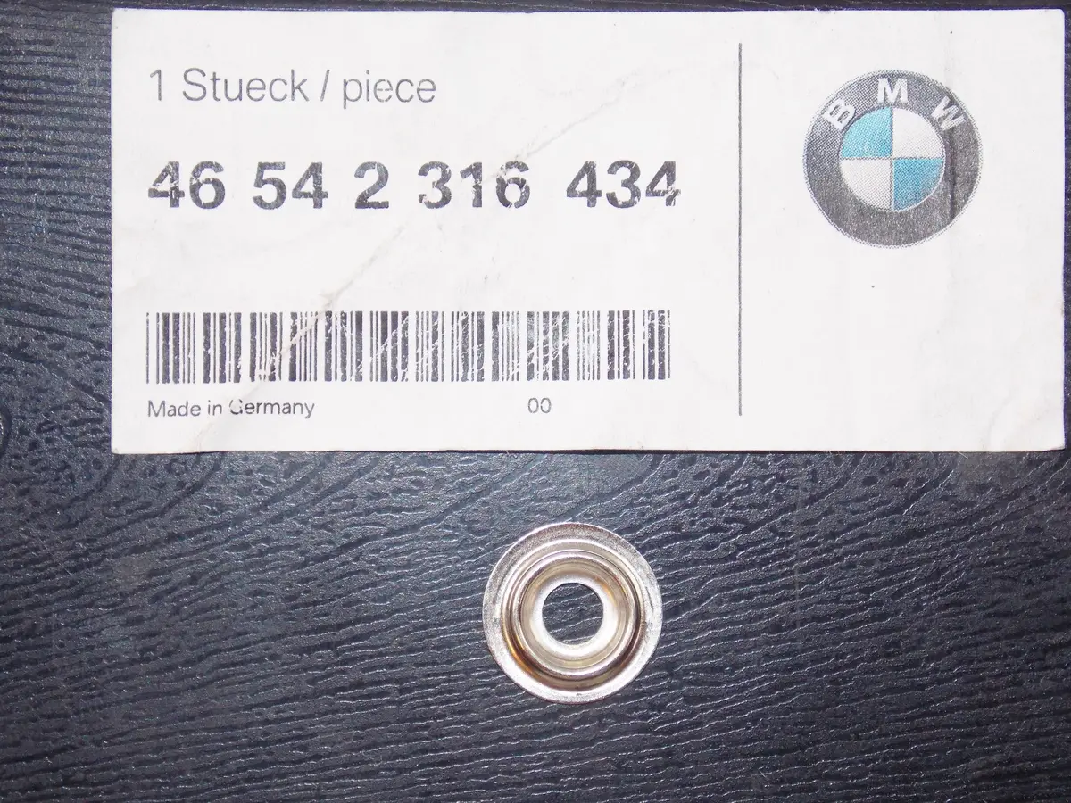 Nos Oem Bmw 84-06 F650/St K100lt/1100Lt R100 Push-Button Inner Part #46542316434 1