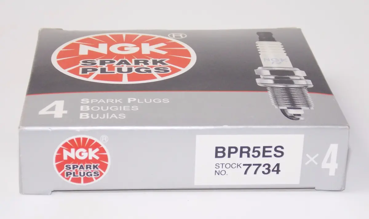 Nos Ngk 7734 Box Of 4 Spark Plug Yamaha Honda Kawasaki Suzuki Bpr5es 1