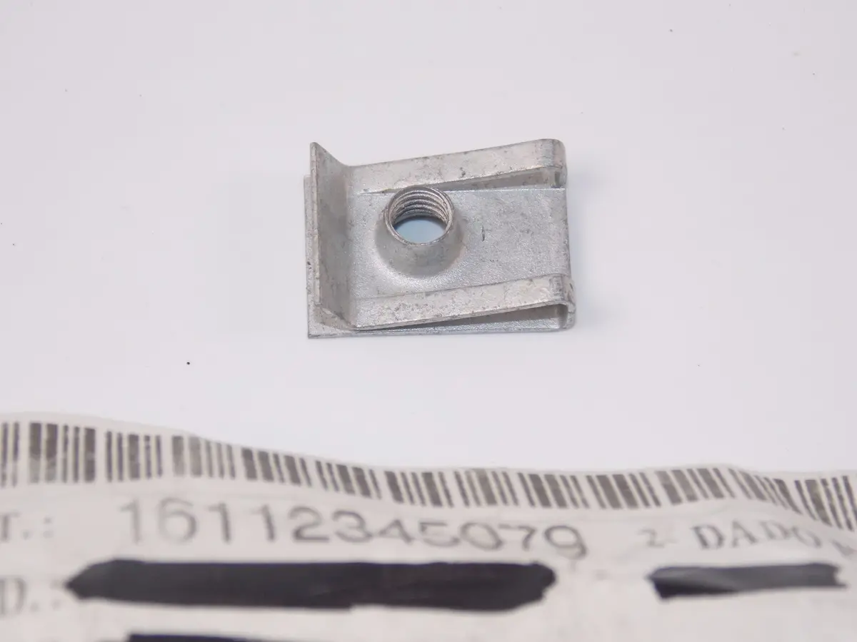 Nos Oem Bmw 97-2000 F650 F650st Body Nut 16112345079 1