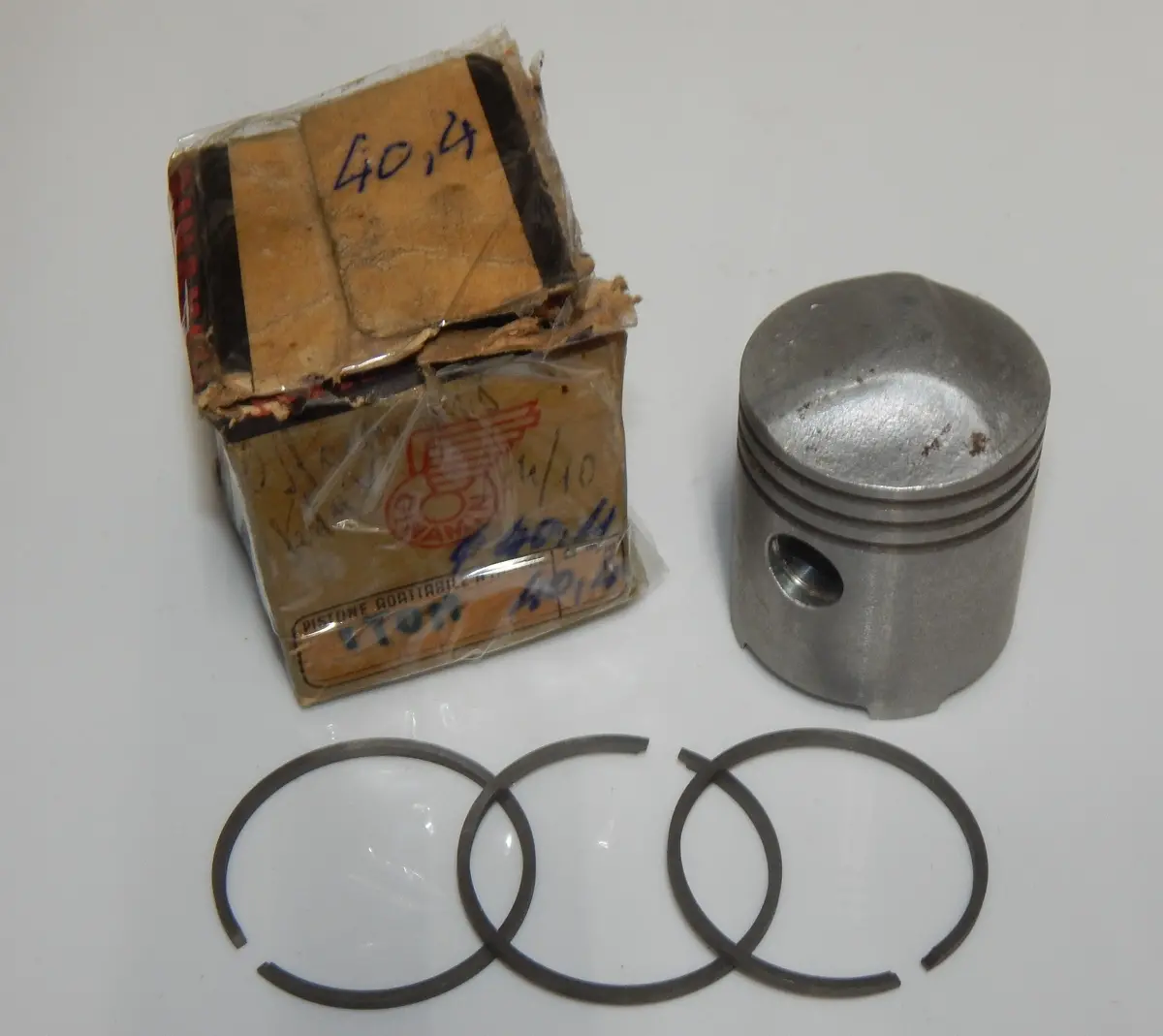 Nos Dinamin Motocycle  340 Piston 40.4Mm + Rings Vintage Italy # 16218 1
