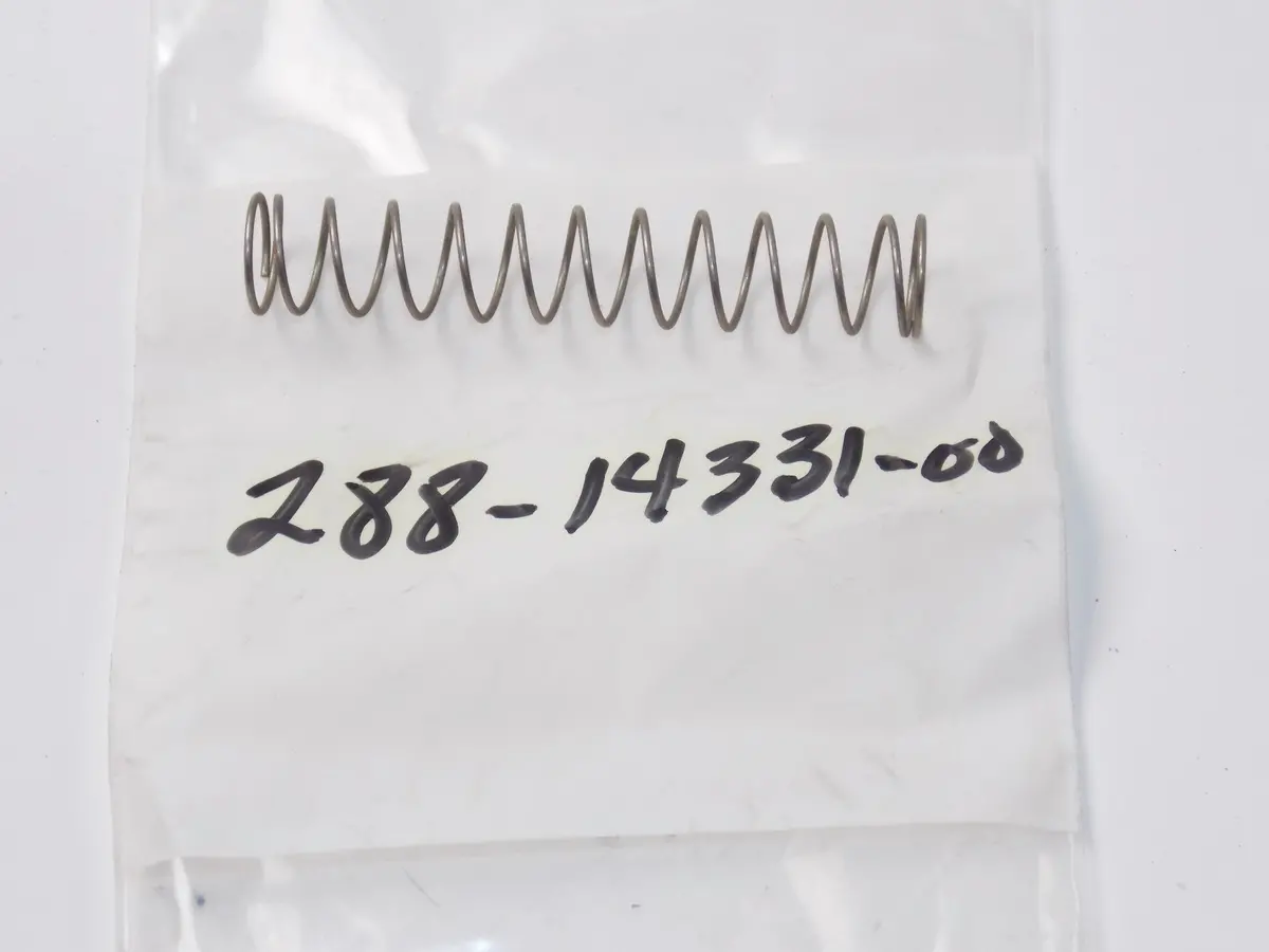 Nos Yamaha 71-72 It465h Jt1l Jt2/Mx Carburetor Spring Thrttl Valve 288-14331-00 1