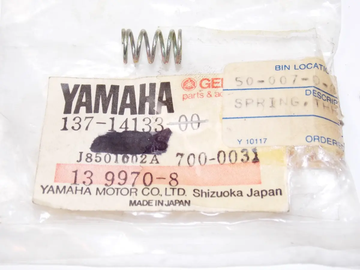 Nos Oem Yamaha '62 Yd3 68-13 Dt250c/400C Raptor Spring Thrtl Stop 137-14133-00 1