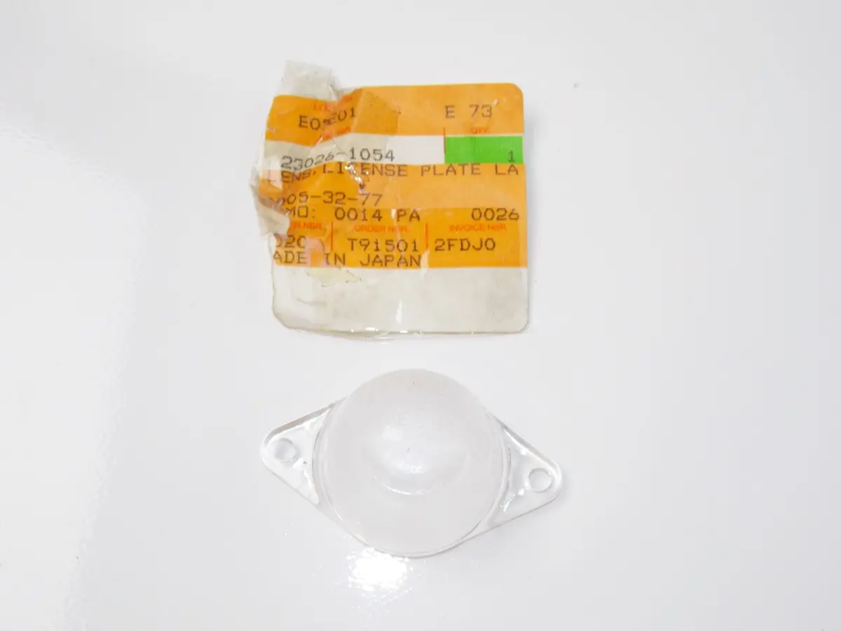 Nos Oem Kawasaki 84-15 Kl600 Zx900 Zg1000 Vulcan Lens Licnse Plate La 23026-1054 1