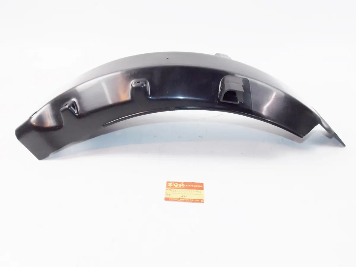 Nos Oem Suzuki 83-85 Gsx750 Gsx750es Gsx750s Rear Fender 63112-31300-000 1