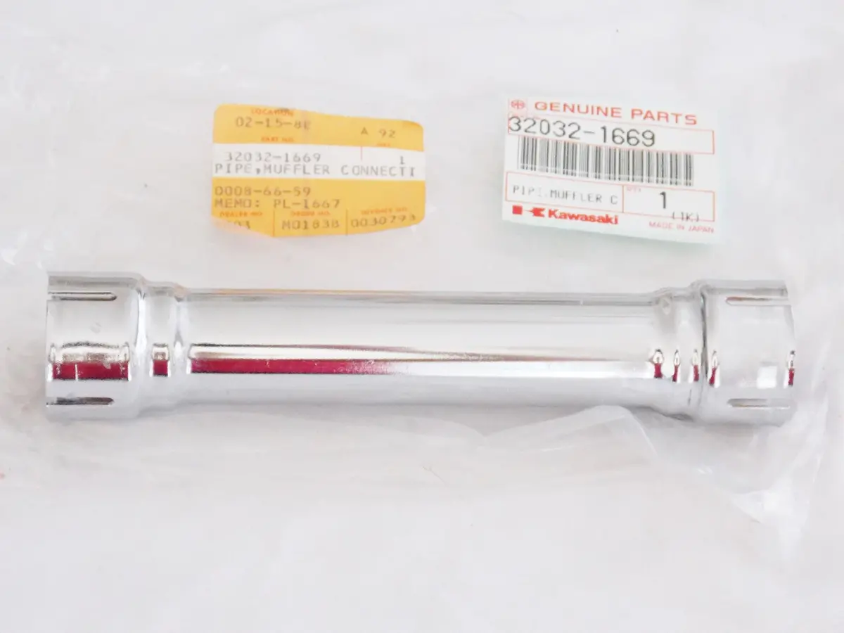 Nos Oem Kawasaki 1977-1988 Kz305/650/750 Muffler Connecting Pipe  32032-1669 1