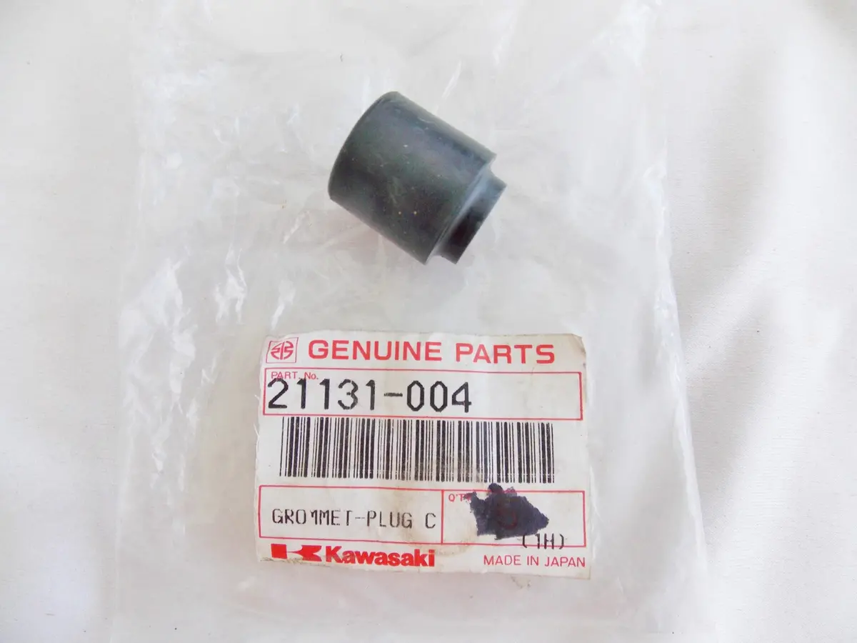 Nos Oem Kawasaki 1969-2018 Klf250/185/110/220 Spark Plug Cap Grommet 21131-004 1