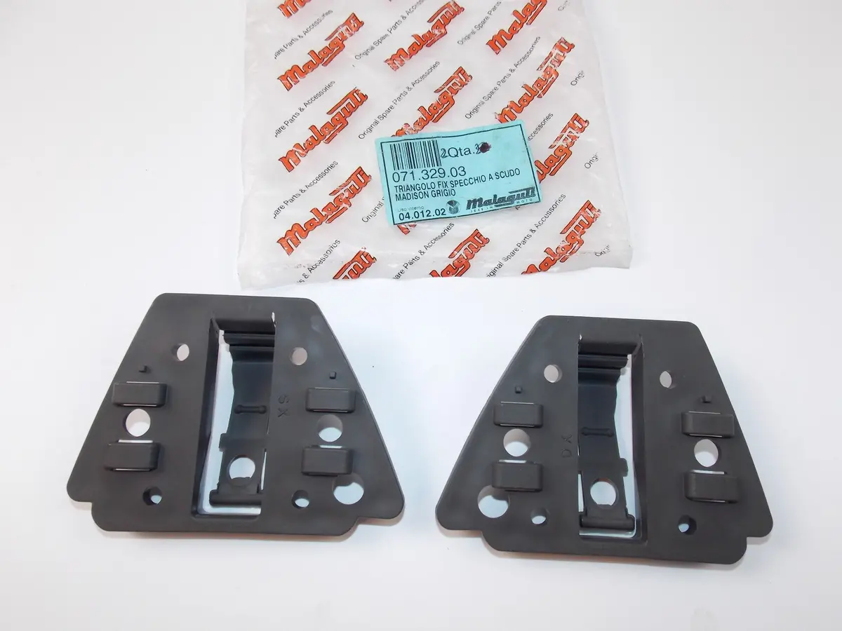 Nos Oem Malaguti Scooter Madison R 180 Mirror Triangle Attachment 071.329.03 1