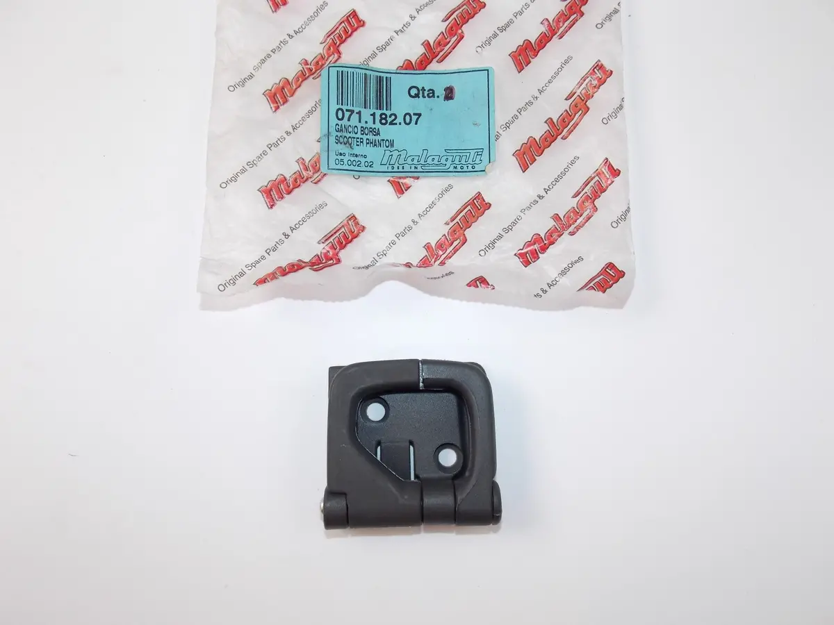 Nos Oem Malaguti Ciak 150 F15 F 12 - 100 Hook Bag 071.182.07 1