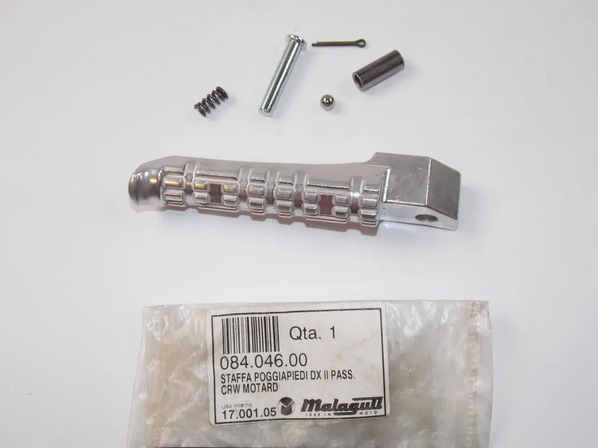 Oem Malaguti Xsm 50 Supermotard Kat Euro 2 Rh Passenger Footrest+Kit 084.046.00 1