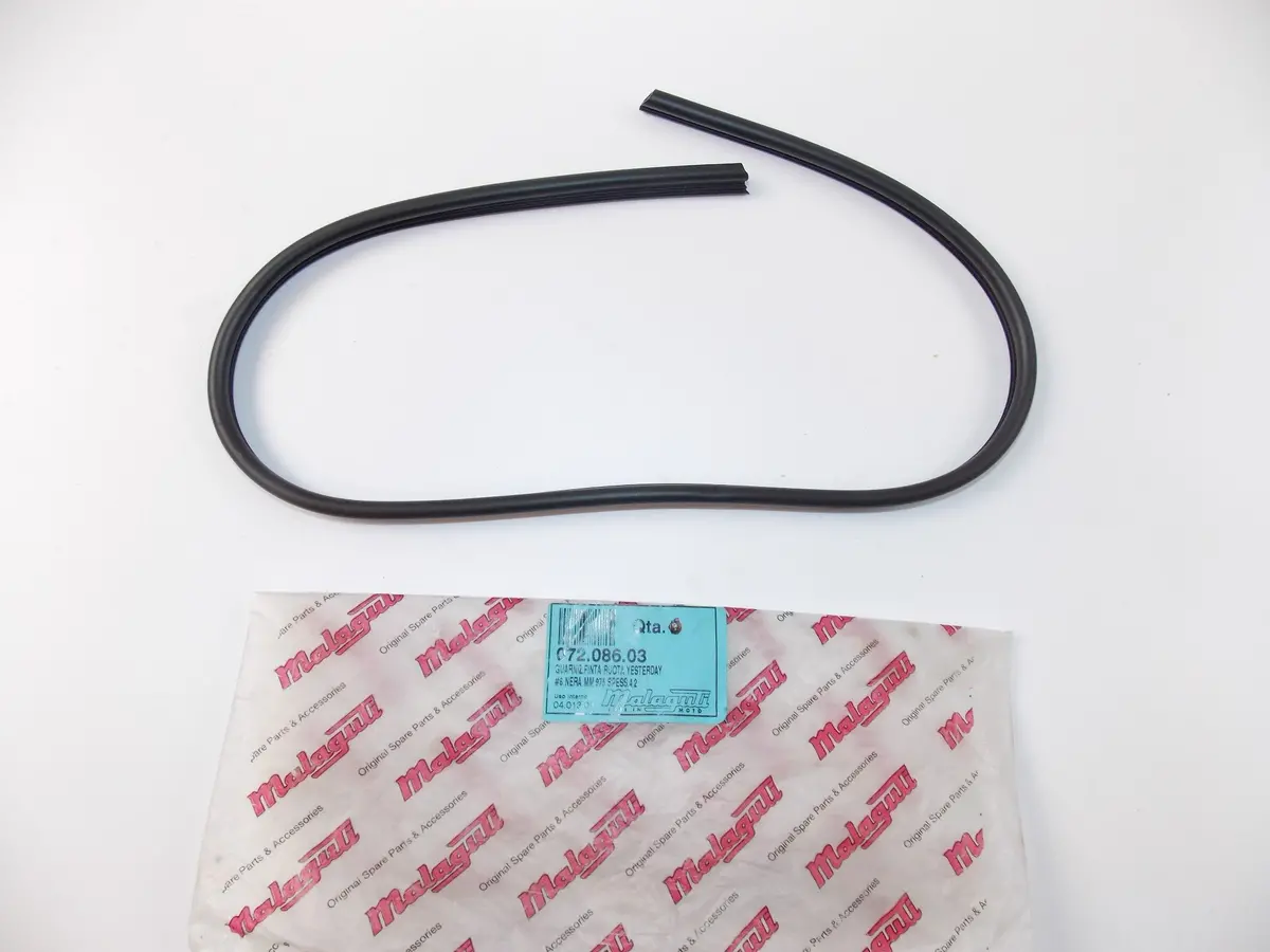 Nos Oem Malaguti Yesterday Kat Case Seal 30Cm 072.086.03 1