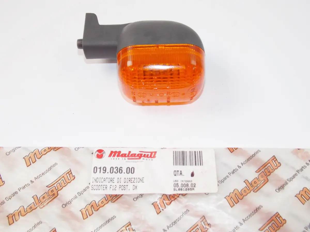 Nos Oem Malaguti 94-00 50 F12 Phantom Rear Rh Turn Signal Indicator 019.036.00 1