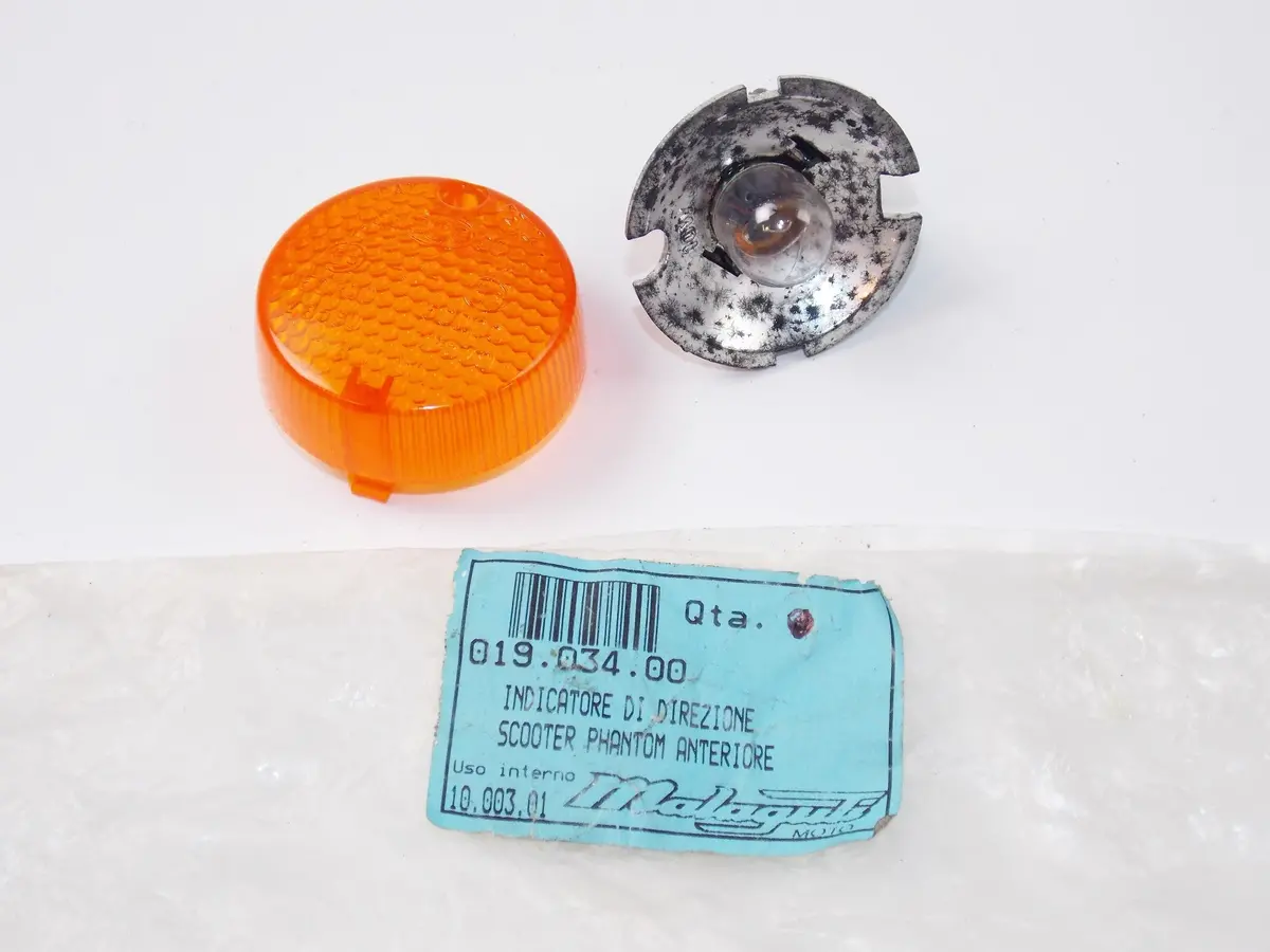 Nos Oem Malaguti Scooter Phantom F12-100 Front Turn Signal Indicator 019.034.00 1