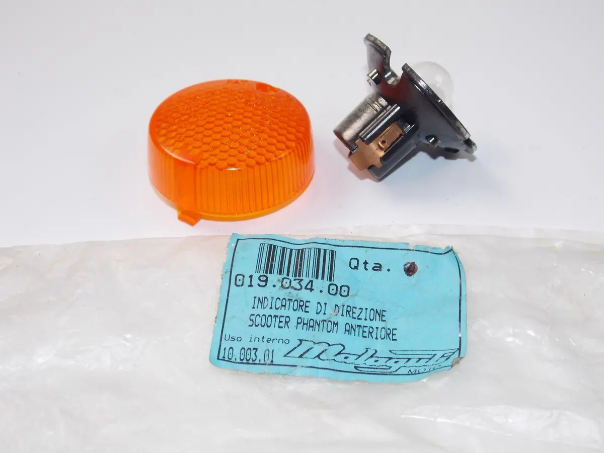 Nos Oem Malaguti Scooter Phantom F12-100 Front Turn Signal Indicator 019.034.00 2