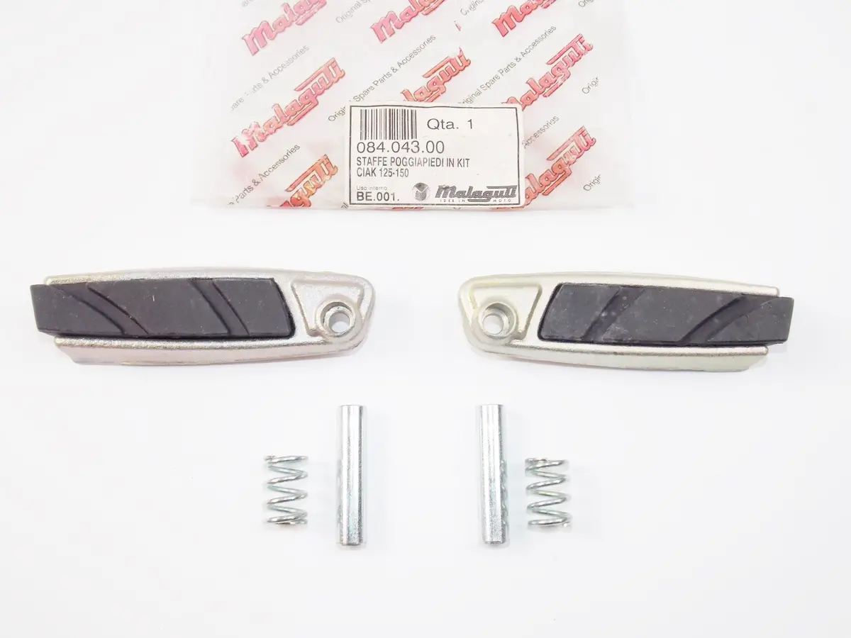 Nos Oem Malaguti Ciak Master 50 125 / 4T - Euro 2 Lh Rh Foot Rest Kit 084.043.00 1