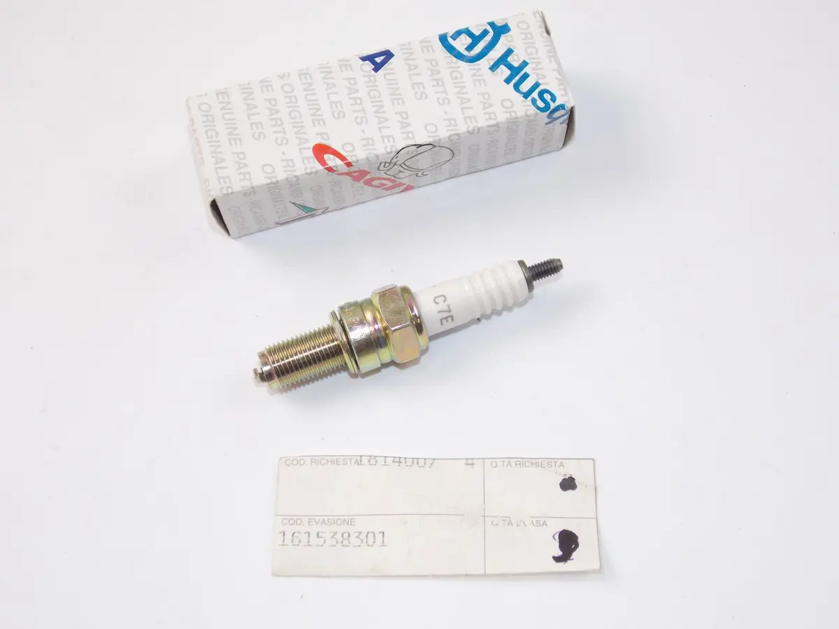 Nos Oem Husqvarna Spark Plug Ngk C7e 161538301 1