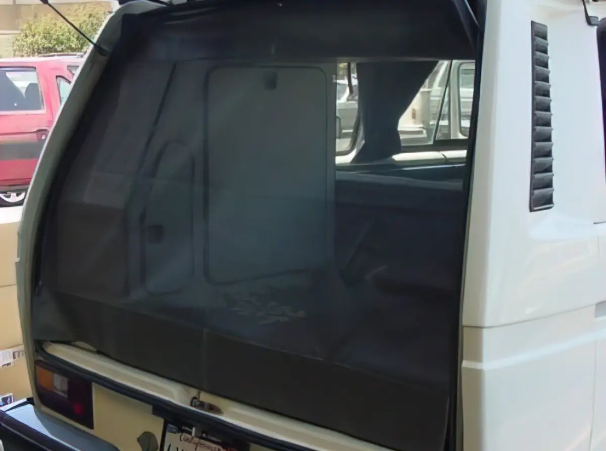 Rear Hatch Screen [Late Vanagon] 1