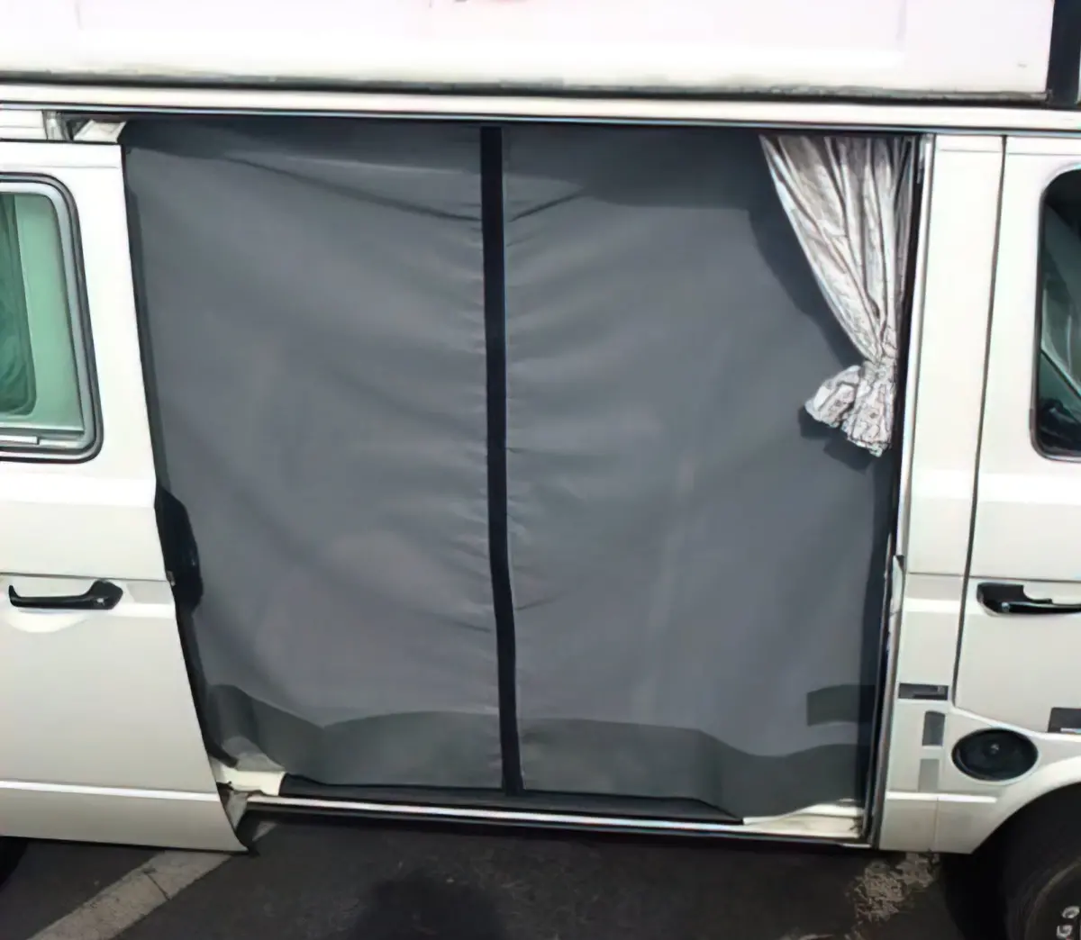 Sliding Door Screen [Late Vanagon] 1