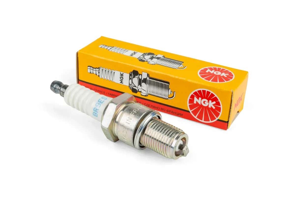 Ngk 3194 Br9es Sparkplug Kuwait 1