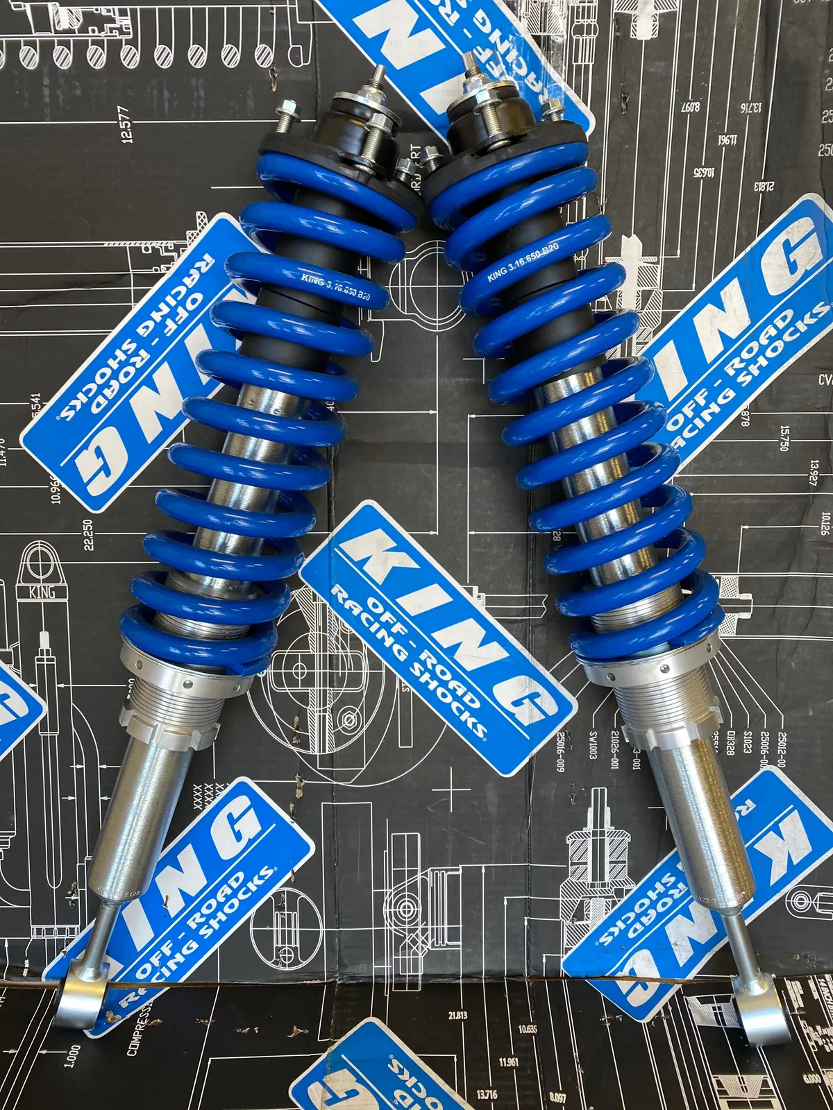 Pre-Order Blue 05-23 Taco, 03-24 T4r, 07-14 Fj Cruiser 6''- 8'' Adjustable Coilover Set 700 Lbs King Coils 1