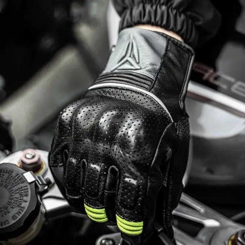 Motowolf Four Seasons Motorcycle Riding Gloves Sheepskin Carbon Fibre Fall Prevention Touch Screen Windproof Full Finger Gloves 2