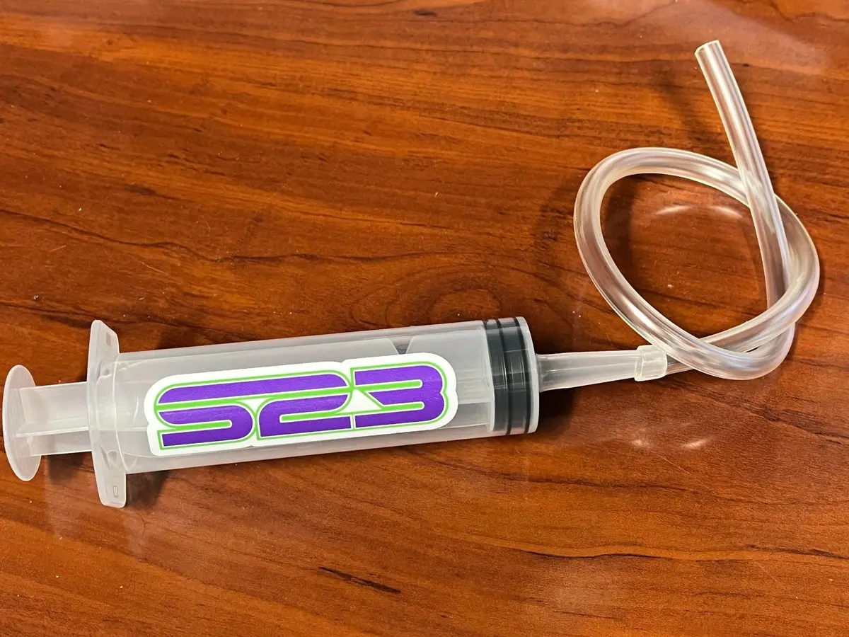 S23 Fluid Syringe Kit 1