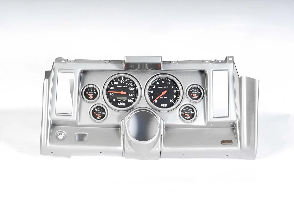 Classic Thunder Road Instrument Cluster With Integrated Autometer Gauges – 101691622 1